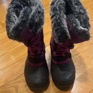Kamik girls winter snow boots size 3 .